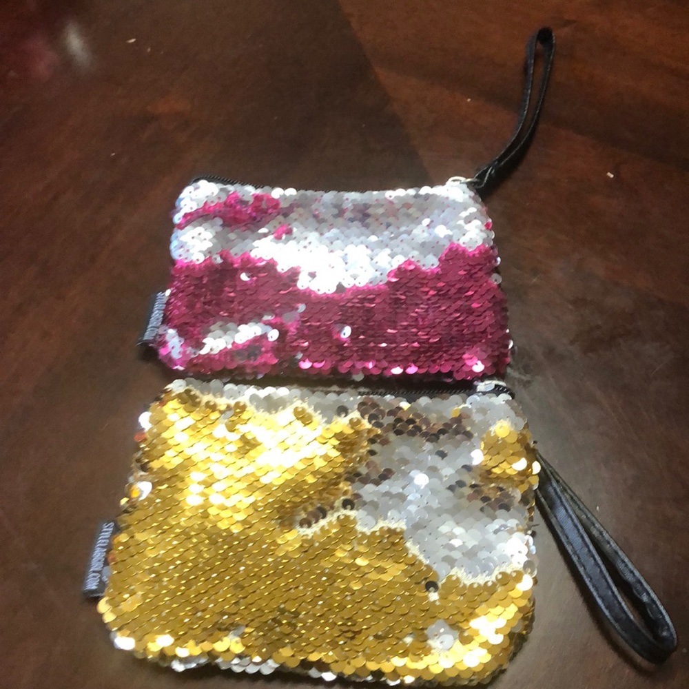 Flip sequin wristlet